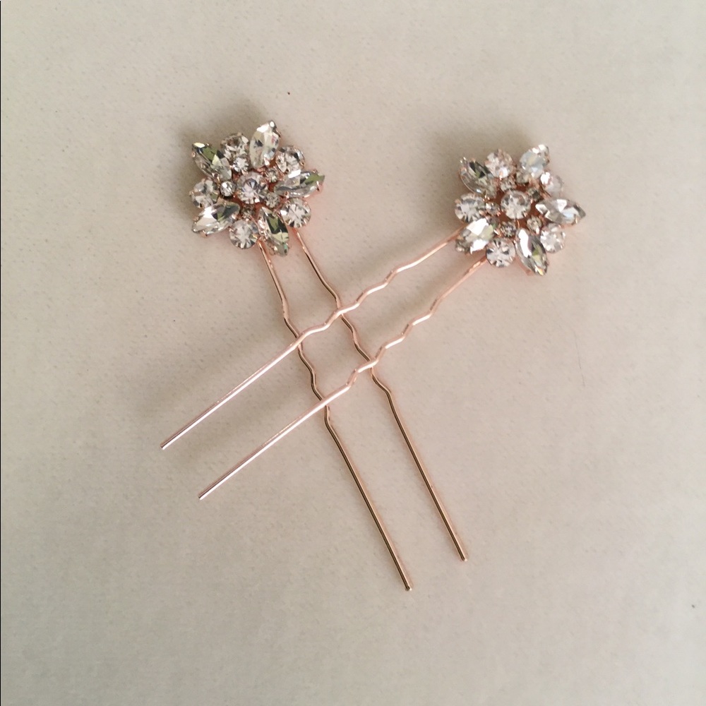 🦚SOLD🦚 Crystal & Rhinestone Hair Pins 2/$18